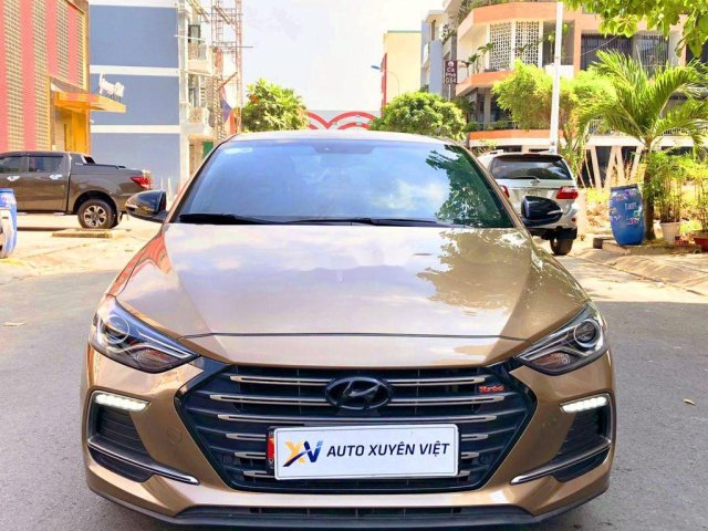 Cần bán lại xe Hyundai Elantra 1.6 Turbo năm 2018, 638tr