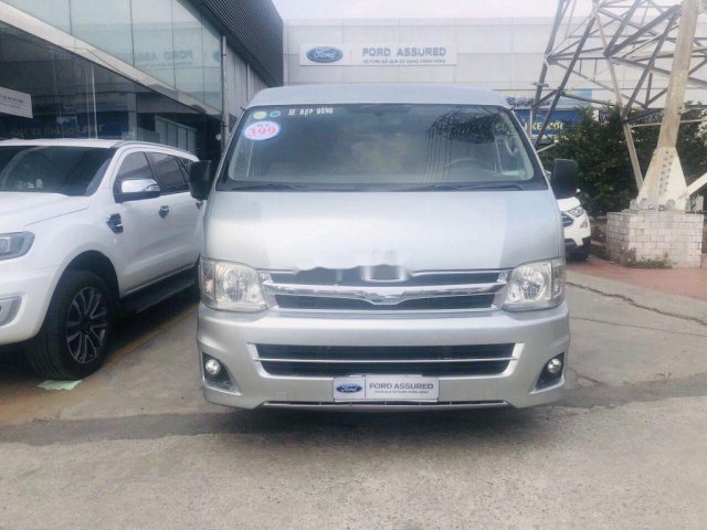 Cần bán Toyota Hiace sản xuất năm 2011, màu bạc