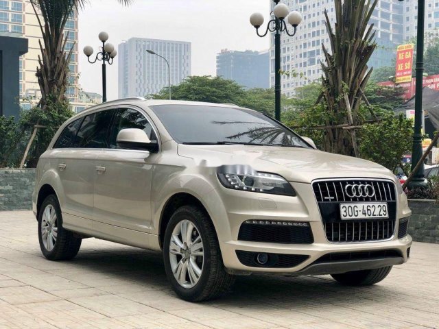 Cần bán xe Audi Q7 sản xuất năm 2015, màu vàng, nhập khẩu