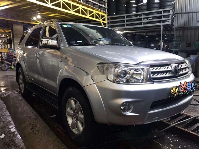 Bán Toyota Fortuner sản xuất năm 2010 còn mới, giá 410tr0