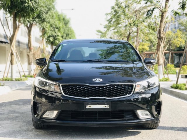 Bán Kia Cerato 1.6 AT 2018 màu đen, đi đúng 60000km, chỉ 560 triệu, giá cả có thương lượng0