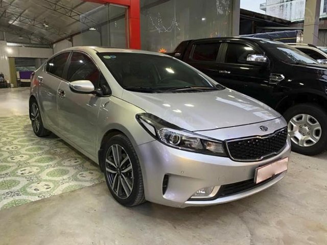 Bán ô tô Kia Cerato 1.6 AT năm sản xuất 2016, màu bạc giá cạnh tranh