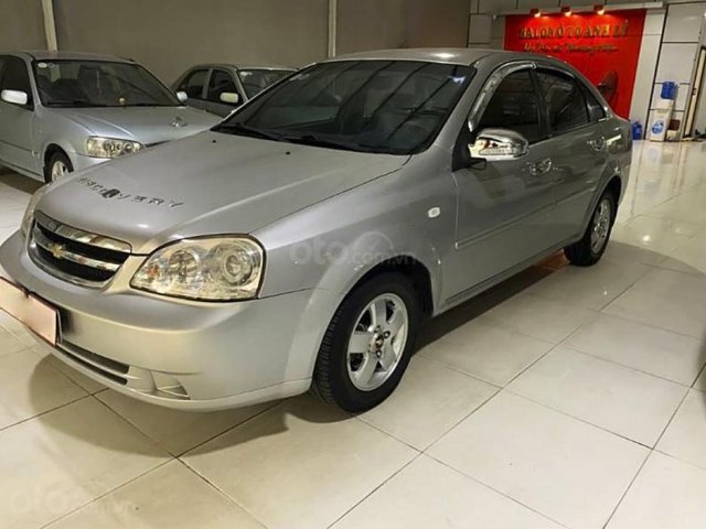 Cần bán gấp Chevrolet Lacetti năm 2014, màu bạc, xe còn mới0