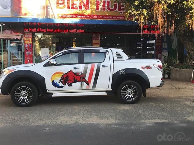 Bán Mazda BT 50 sản xuất năm 2013, màu trắng, nhập khẩu còn mới giá cạnh tranh0