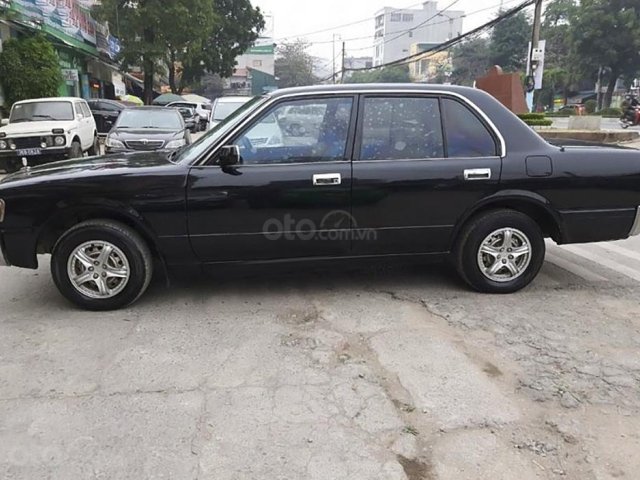 Xe Toyota Crown đời 1995, màu đen, xe nhập chính chủ0