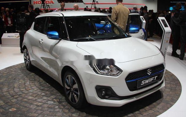 Cần bán xe Suzuki Swift sản xuất 2020, màu trắng, nhập khẩu, giá tốt