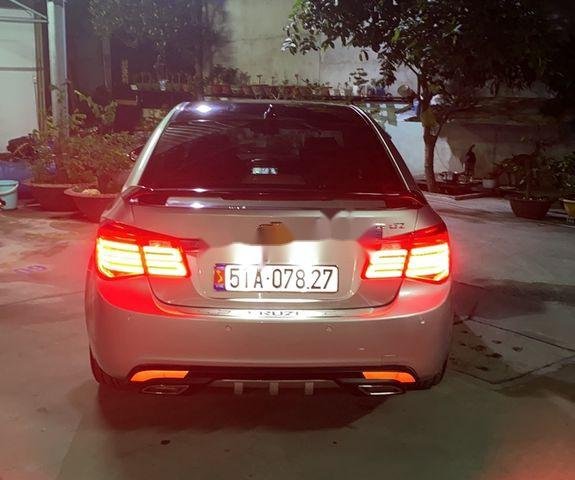 Xe Chevrolet Cruze năm sản xuất 2010, xe chính chủ giá thấp