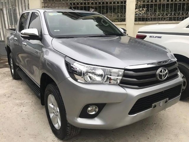 Bán Toyota Hilux 2.4E 4x2 MT năm 2016, màu bạc, nhập khẩu