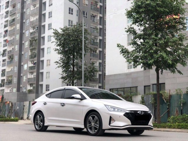 Bán Hyundai Elantra 1.6 Turbo sx 2019, màu trắng0