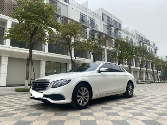 Bán nhanh chiếc Mercedes E200 sản xuất năm 2019