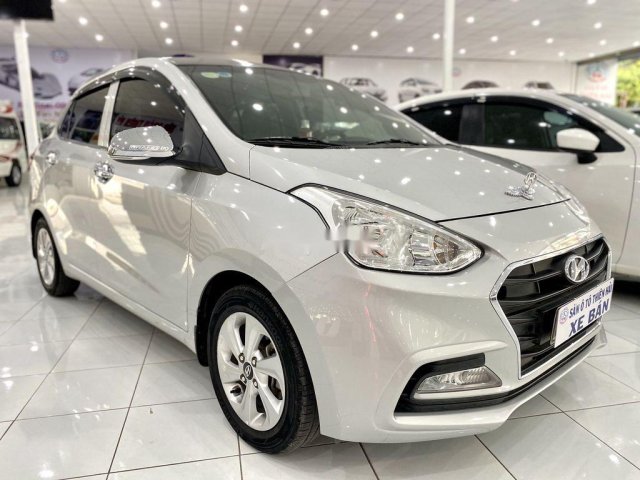 Bán Hyundai Grand i10 đời 2017, màu bạc còn mới, giá tốt