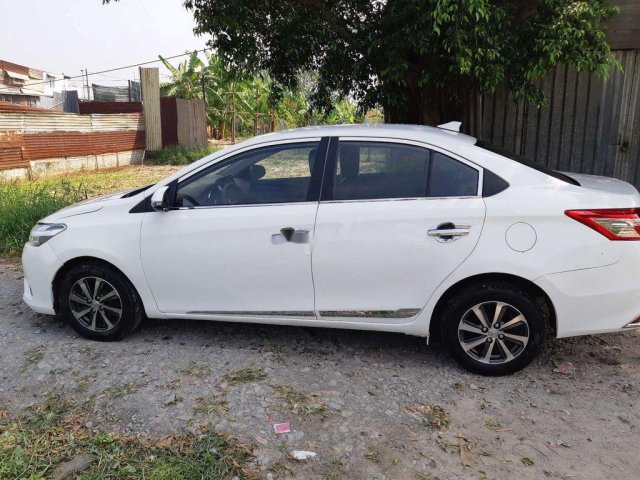 Cần bán gấp Toyota Vios năm 2015 còn mới giá cạnh tranh0