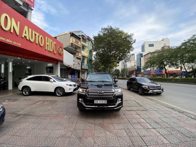 Bán xe Toyota Land Cruiser VX 4.6 sản xuất 2016, tên công ty xuất hoá đơn, biển HN 30E - 616.39, cực mới