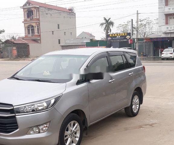 Cần bán xe Toyota Innova sản xuất năm 2017 còn mới0