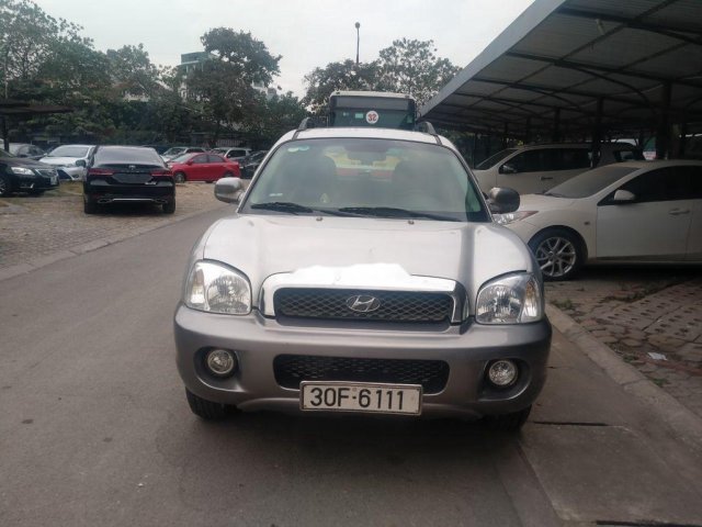 Cần bán lại xe Hyundai Santa Fe sản xuất năm 2005, màu bạc0