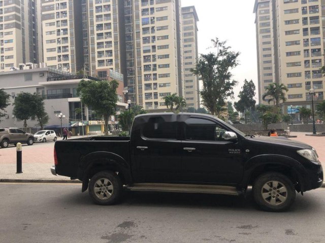 Bán Toyota Hilux sản xuất 2009, màu đen, xe nhập, 315tr