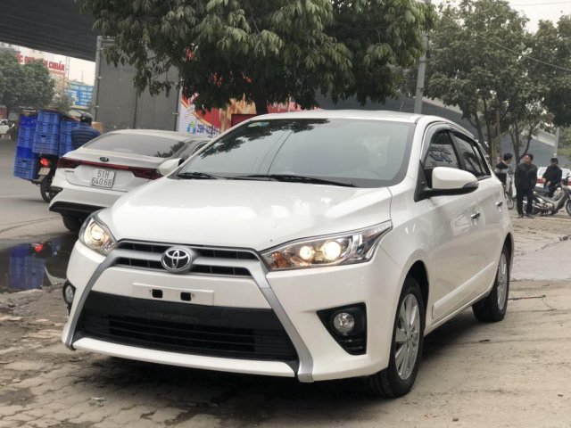 Cần bán Toyota Yaris sản xuất năm 2015, xe nhập còn mới0