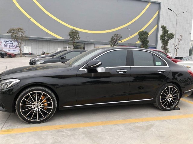 Cần bán xe Mercedes C250 sản xuất 2015, màu đen, nhập khẩu nguyên chiếc0