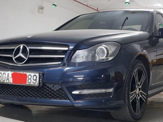 Cần bán gấp Mercedes C200 đời 2014, màu xanh lam, nhập khẩu