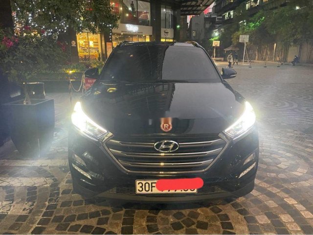 Cần bán xe Hyundai Tucson đời 2019, màu đen 