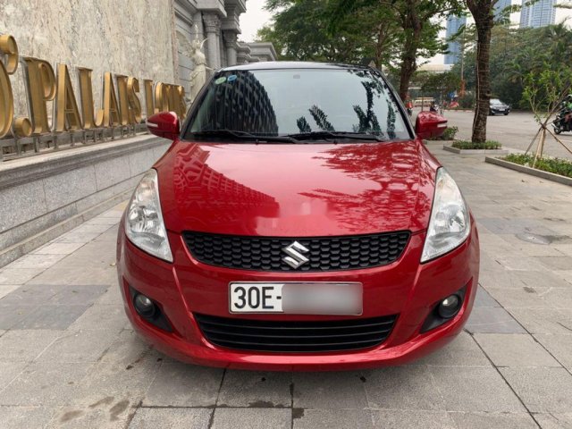 Cần bán Suzuki Swift sản xuất năm 2016, màu đỏ