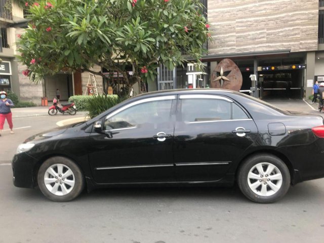 Cần bán xe Toyota Corolla Altis sản xuất 2010 giá cạnh tranh0