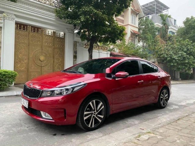 Cần bán lại xe Kia Cerato đời 2018, màu đỏ