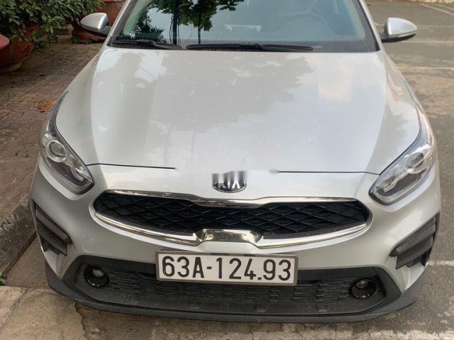 Bán xe Kia Cerato năm sản xuất 2019, màu bạc