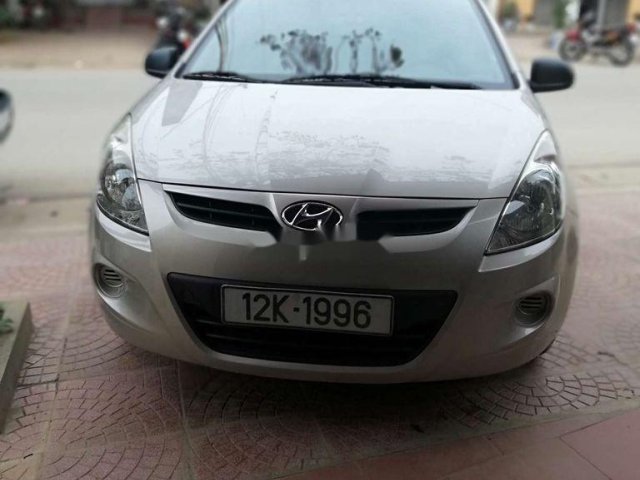 Bán Hyundai i20 đời 2010, màu bạc, nhập khẩu còn mới