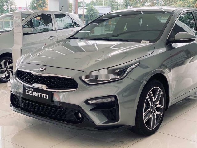 Cần bán Kia Cerato sản xuất 2020, xe giá thấp, động cơ ổn định 0