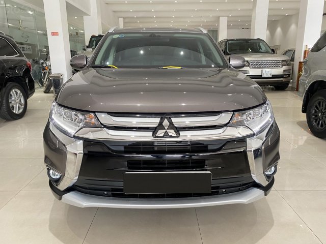 Mitsubishi Outlander 2.0 bản cao cấp cửa nóc0