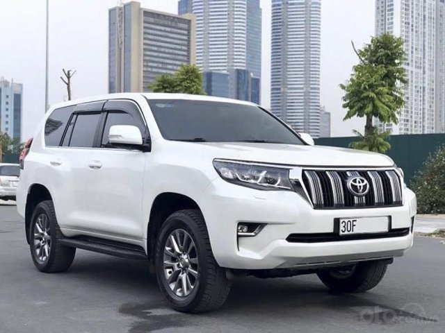 Cần bán gấp Toyota Prado năm sản xuất 2018, màu trắng, nhập khẩu