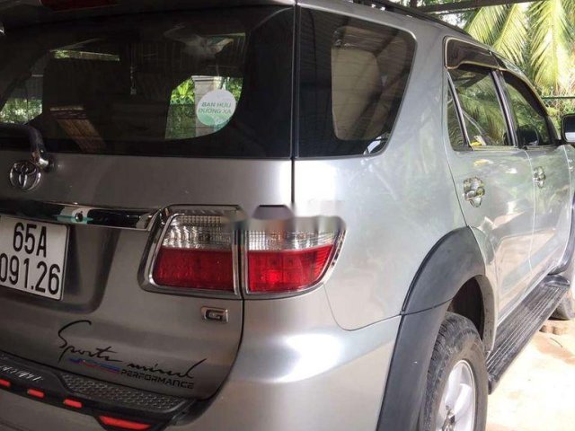 Cần bán Toyota Fortuner đời 2010, màu bạc chính chủ, 510 triệu