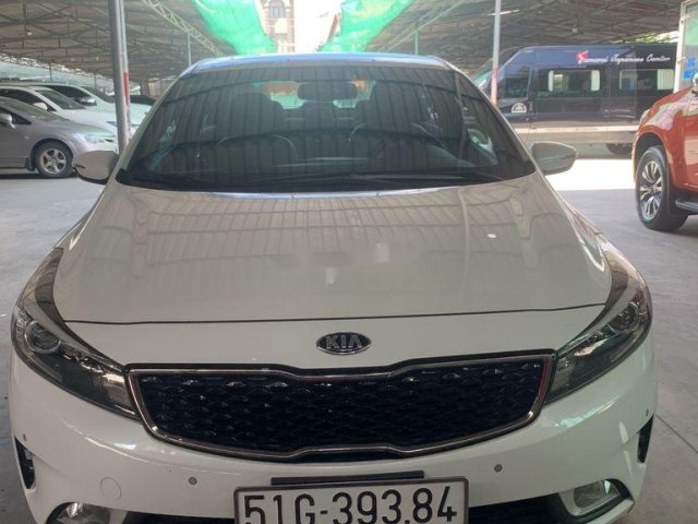 Cần bán Kia Cerato sản xuất 2017, nhập khẩu nguyên chiếc giá cạnh tranh0