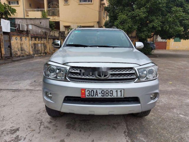 Cần bán gấp Toyota Fortuner sản xuất năm 2011, giá mềm0