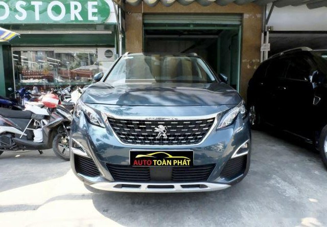 Cần bán gấp Peugeot 5008 sản xuất năm 2018, màu xanh lam