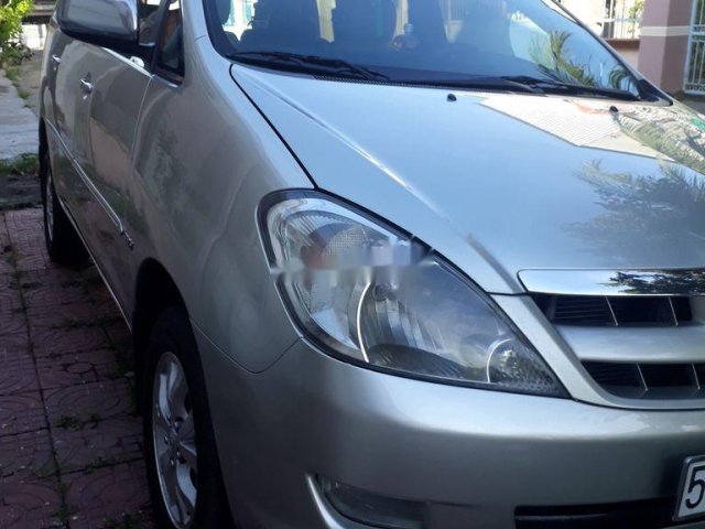 Cần bán gấp Toyota Innova sản xuất năm 2006 còn mới0