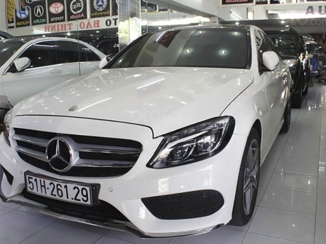 Bán xe Mercedes C300 AMG sản xuất 2017, màu trắng0