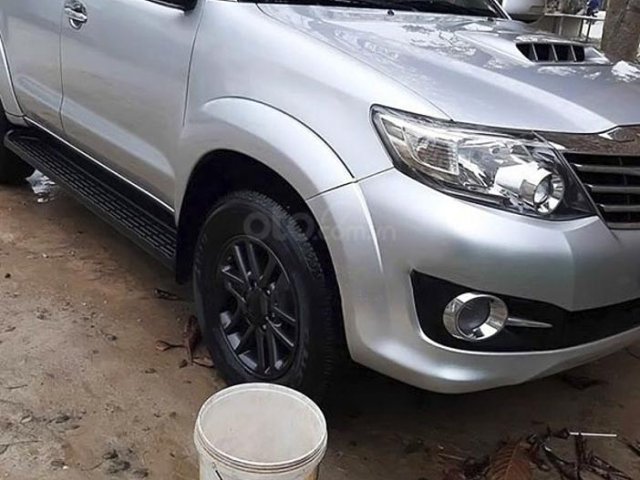 Cần bán gấp Toyota Fortuner G năm sản xuất 2016, màu bạc0