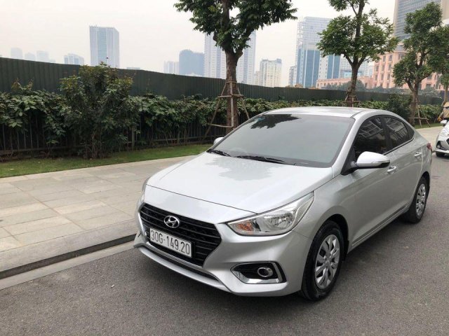 Bán Hyundai Accent năm sản xuất 2019, màu bạc số sàn0