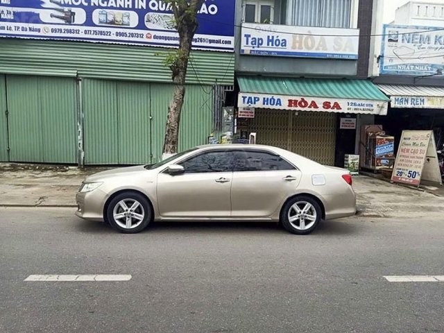 Bán xe Toyota Camry 2.5Q năm sản xuất 2014, màu vàng cát, còn mới, giá chỉ 710 triệu0