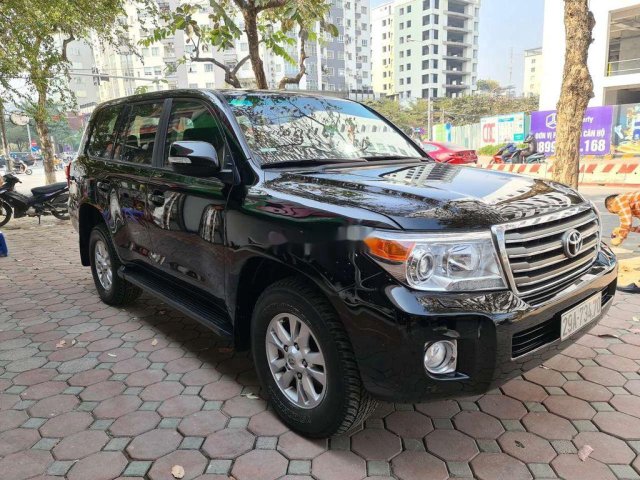 Cần bán xe Toyota Land Cruiser sản xuất năm 2013, nhập khẩu nguyên chiếc