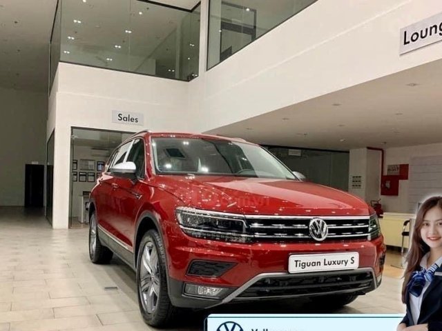 Khuyến mãi tháng 2/2021 cho xe Tiguan Luxury S màu đỏ - Khai xuân đầu năm giảm giá khủng