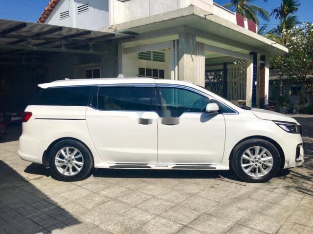 Cần bán gấp Kia Sedona năm sản xuất 2019, màu trắng