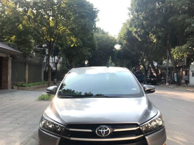 Cần bán lại xe Toyota Innova sản xuất năm 2017, giá 585tr0