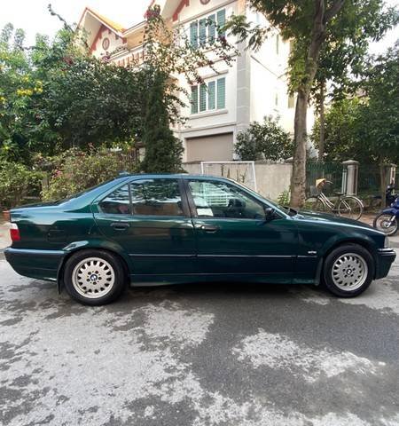 Cần bán xe BMW 3 Series sản xuất 1998 giá cạnh tranh