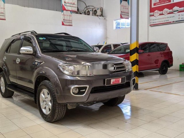 Bán Toyota Fortuner năm sản xuất 2010 còn mới, 495tr0