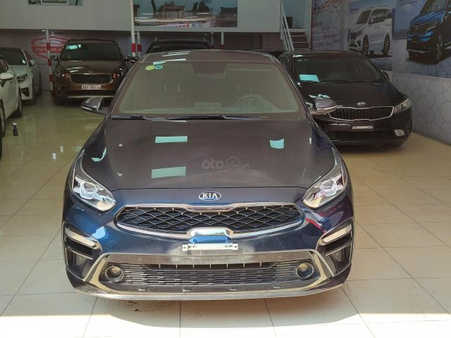 Xe Kia Cerato 2.0 Premium sản xuất năm 2019, đi đúng 10900km còn rất mới0