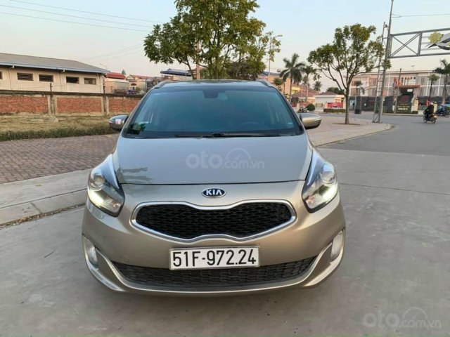 Mua xe giá thấp với chiếc Kia Rondo sản xuất năm 20160