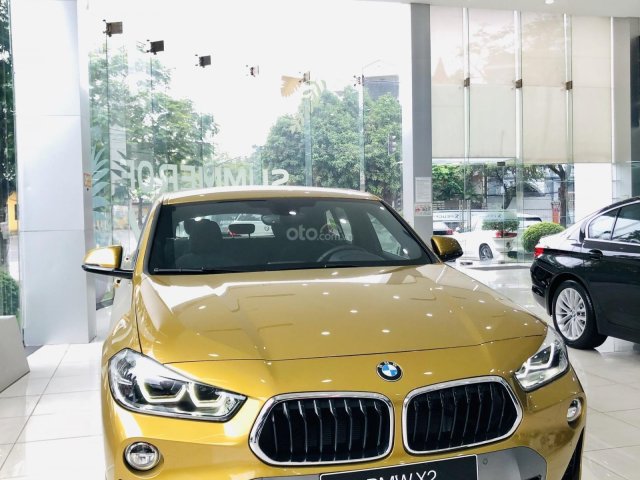 BMW X2 - màu vàng - SUV gầm cao dáng thể thao, mạnh mẽ và phong cách, giảm ngay 191 triệu tiền mặt